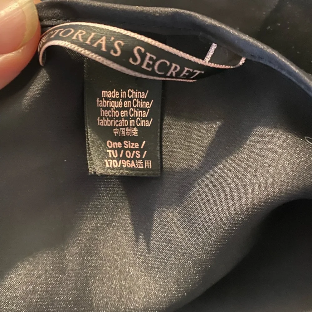 Victoria’s Secret Robe- One Size - Picture 6 of 8